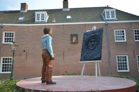 Rembrandt Statue in Leiden
