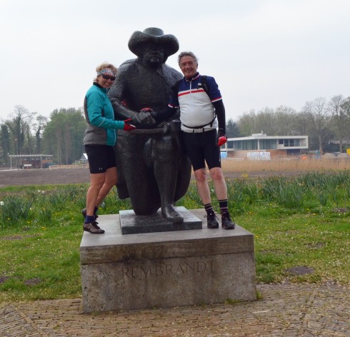 rembrant statue amstel