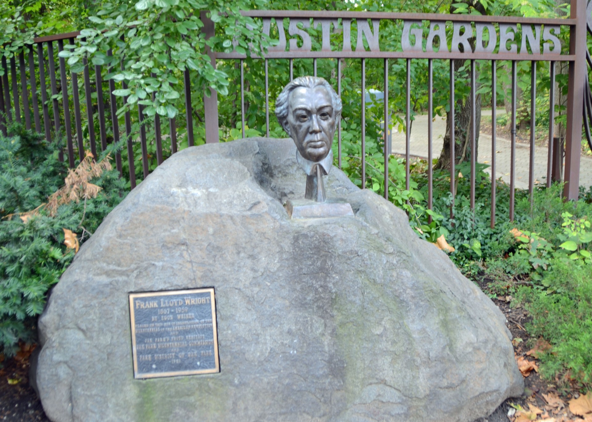 Frank Lloyd Wright Bust, Austin Gardens, Oak Park