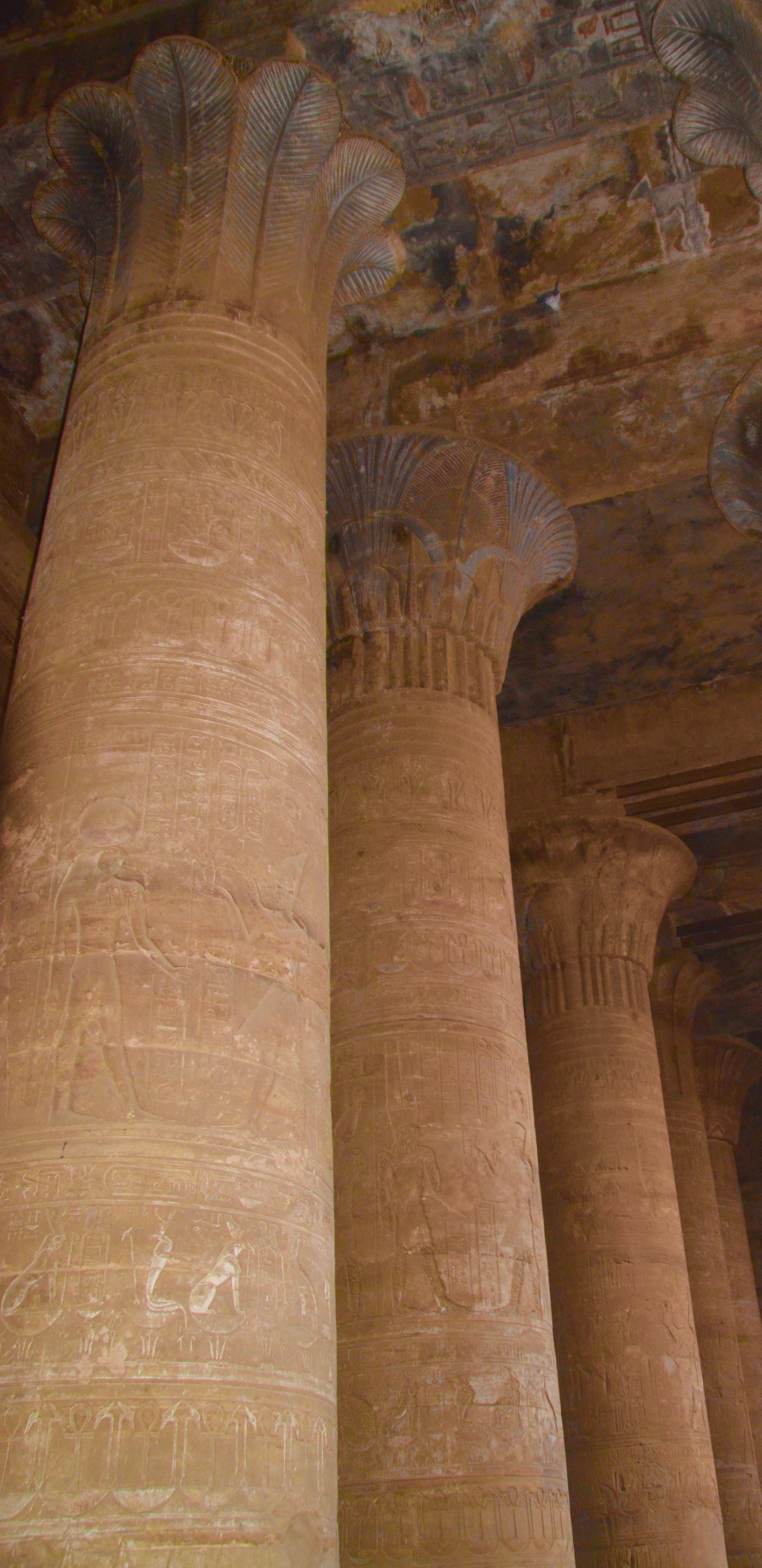 Massive Pillars, Edfu