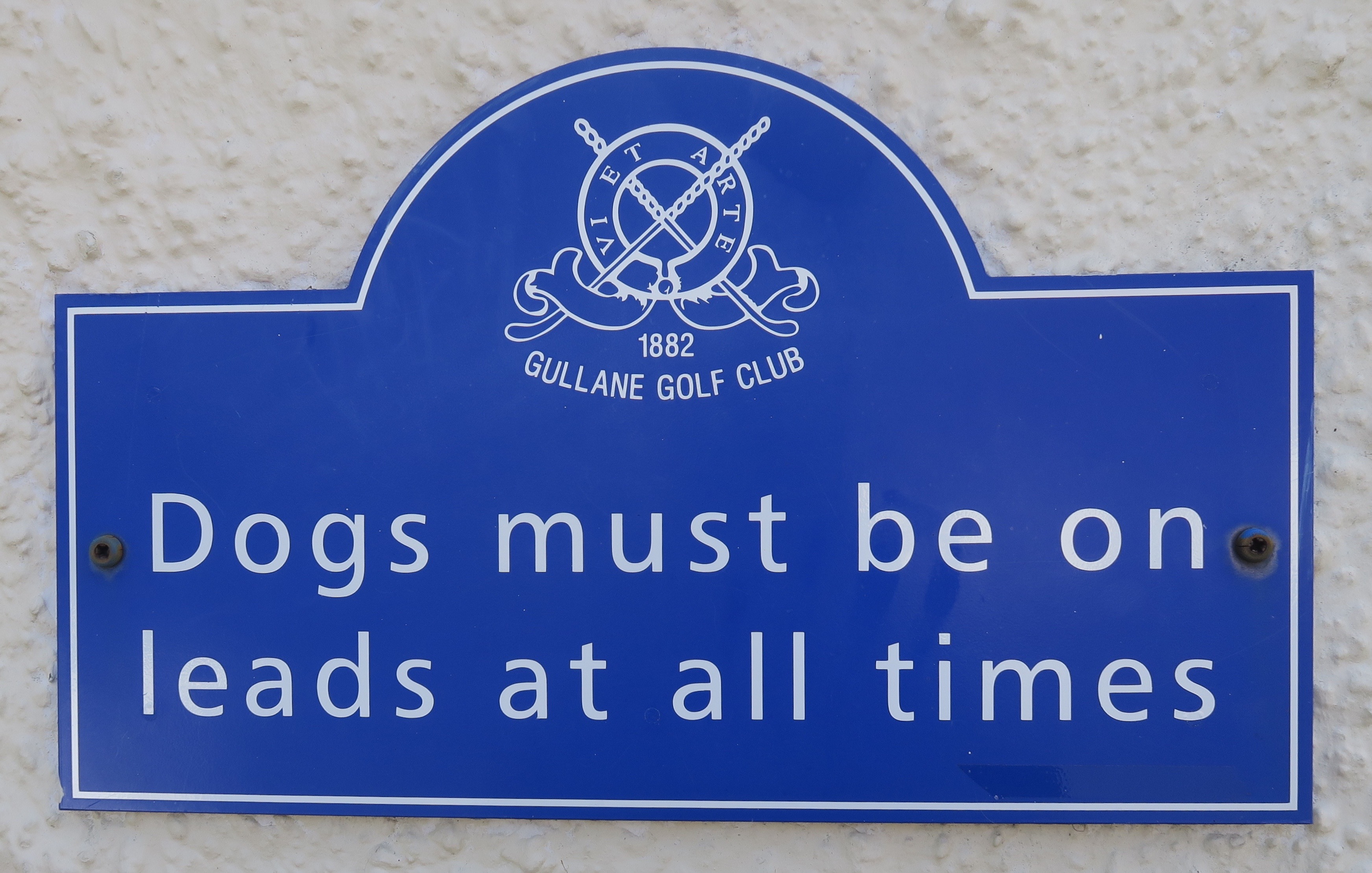 Dogs Must be on Leads