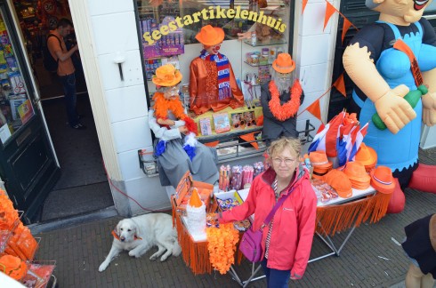 Buying something orange for Koningsdag