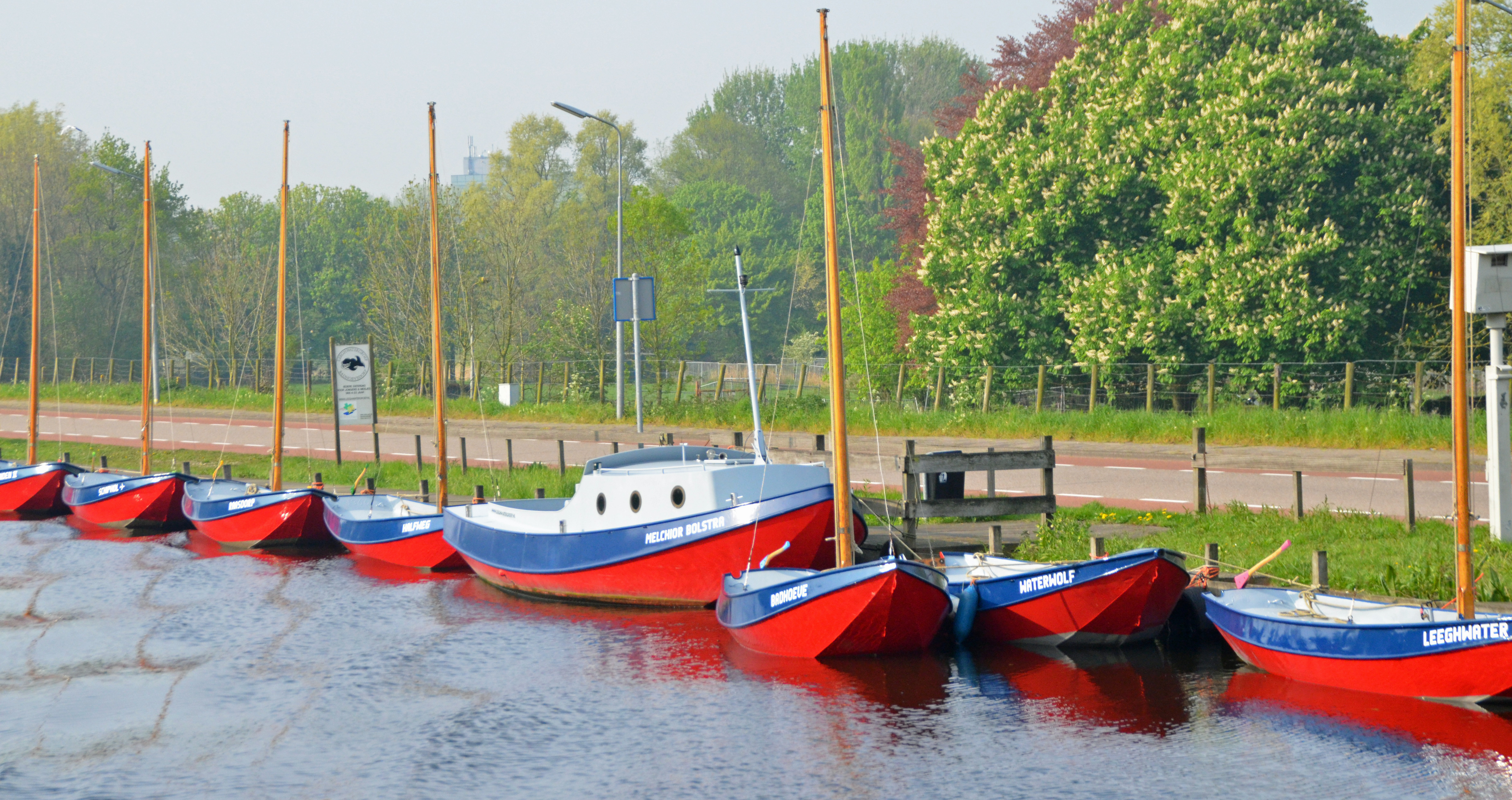 boats on Schipol canal