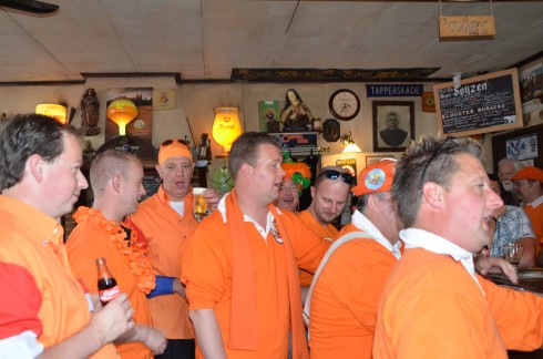 The band sings on in 't Klooster