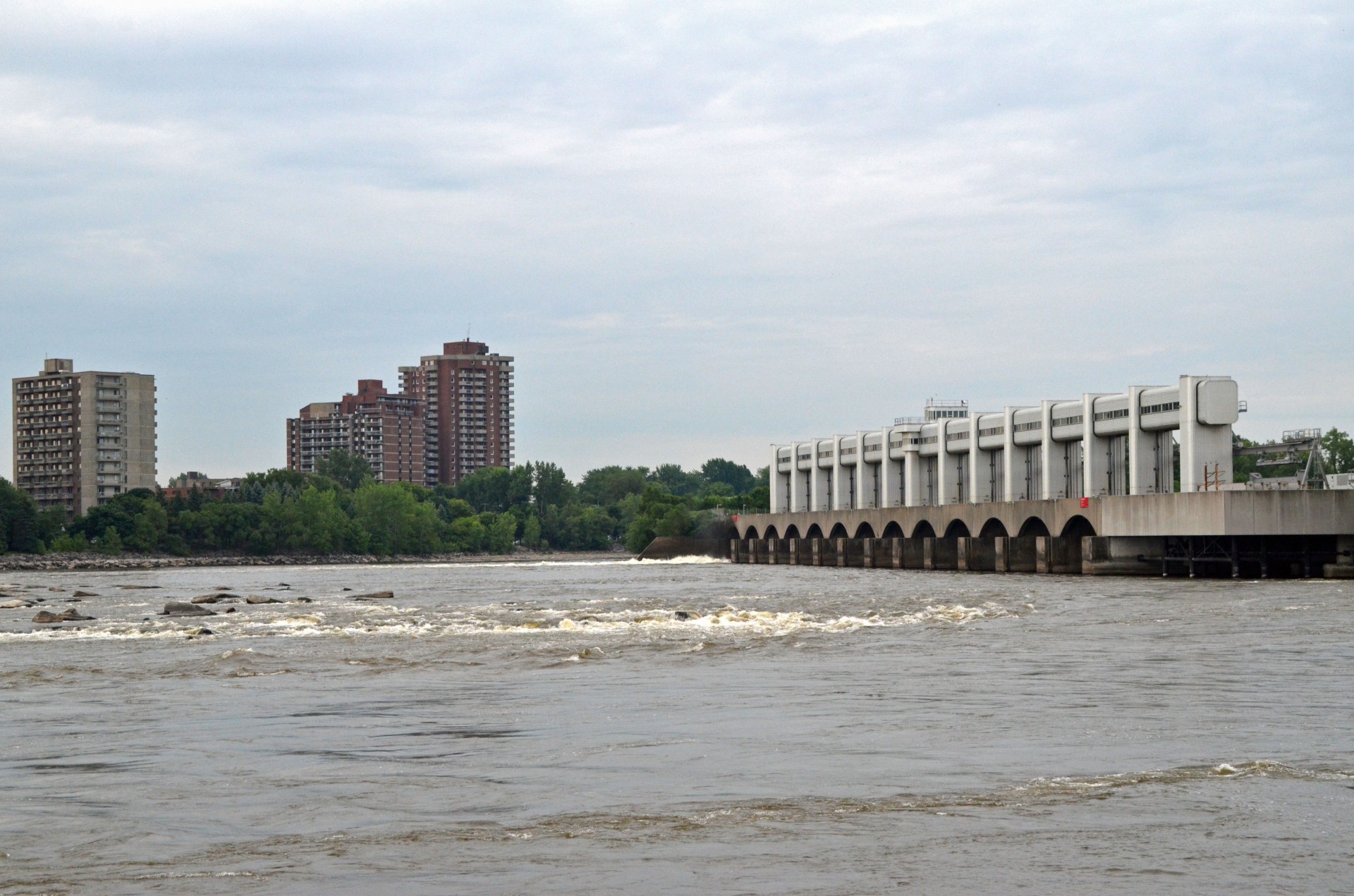 Riviere des Prairies dam at Laval