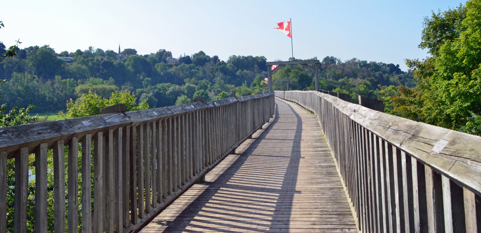 Menesetung Bridge