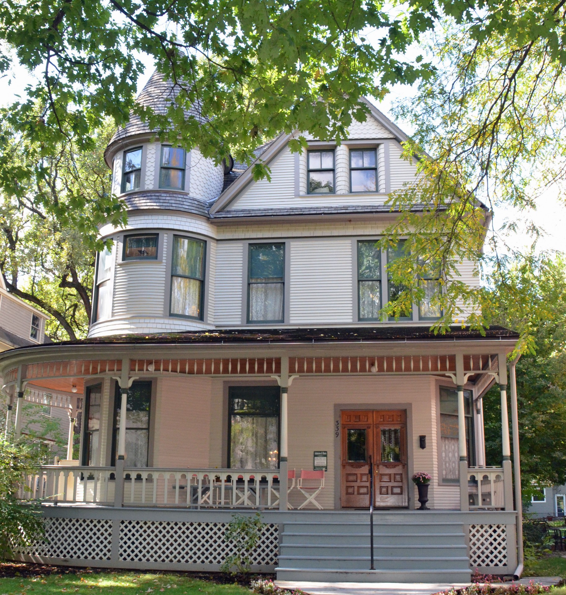 Hemingway Birthplace, 333 N. Oak Park Ave.