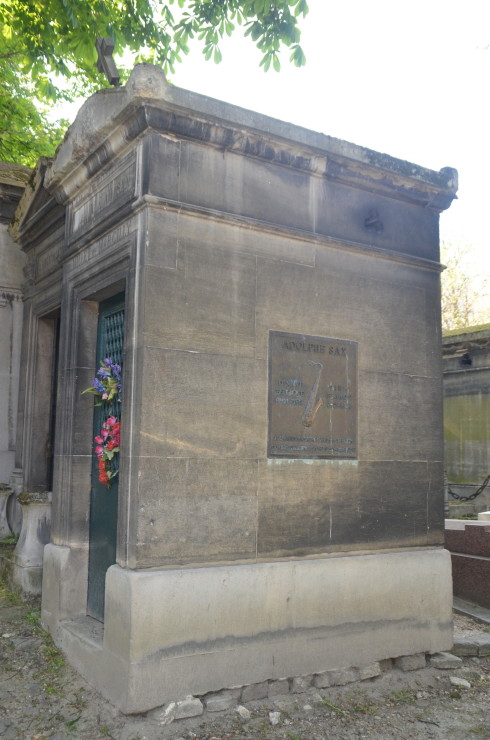 Adolphe Sax, Montmartre Cemetery