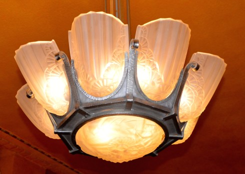 Art Deco fixture at Closerie des Lilacs