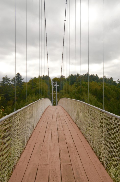 The suspension bridge over Coaticook Gorge