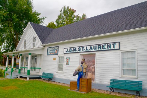 St. Laurent General Store, Compton