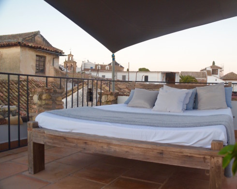 Patio bed, Balcon de Cordoba