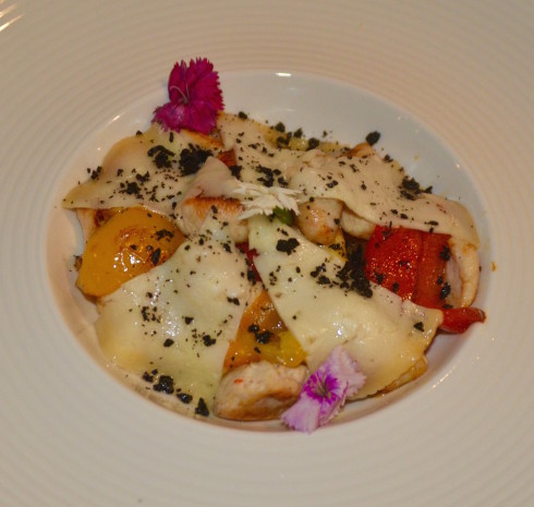 Chicken with flowers, Pairi Daeza