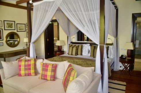 Four Poster Bed, Hemingways