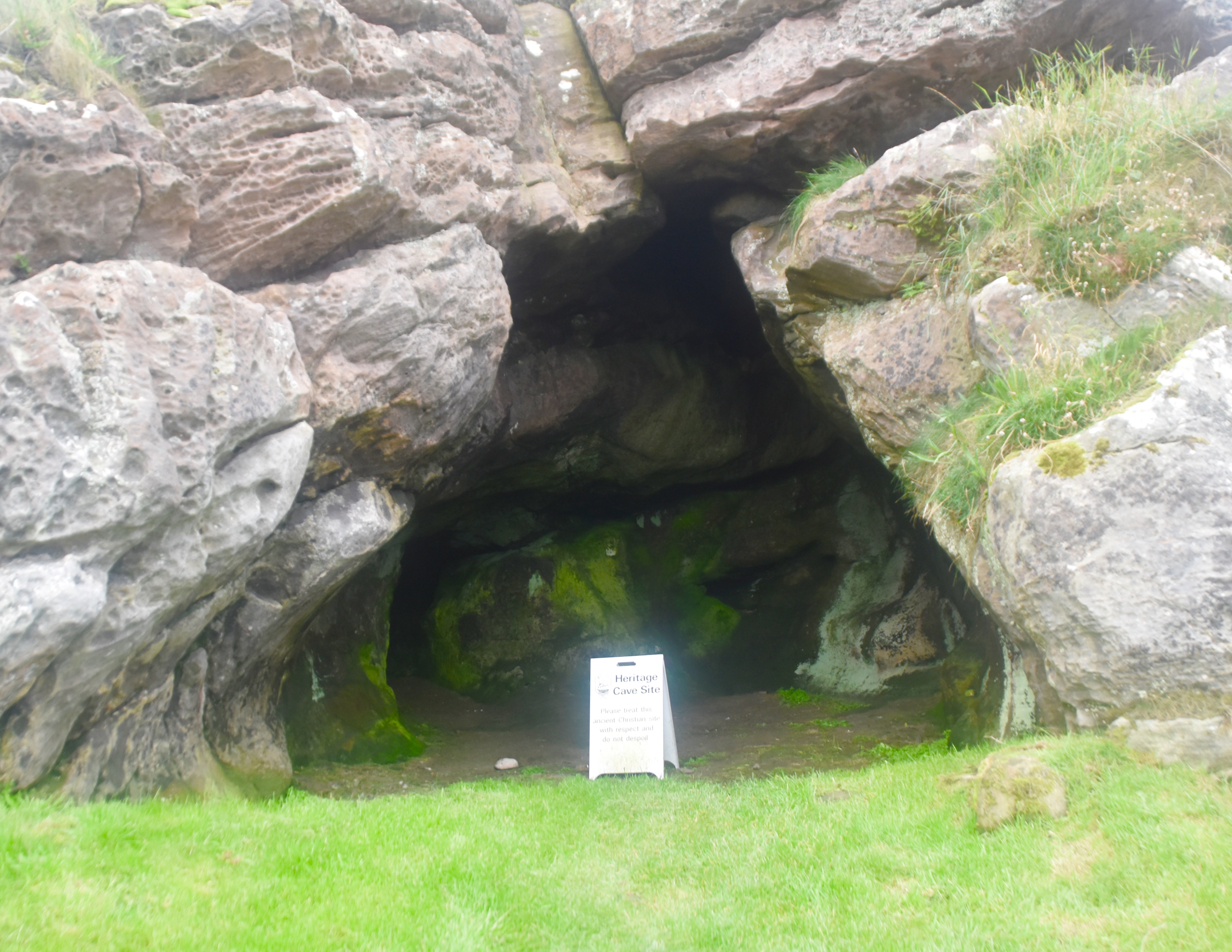 Constantine's Cave, Crail