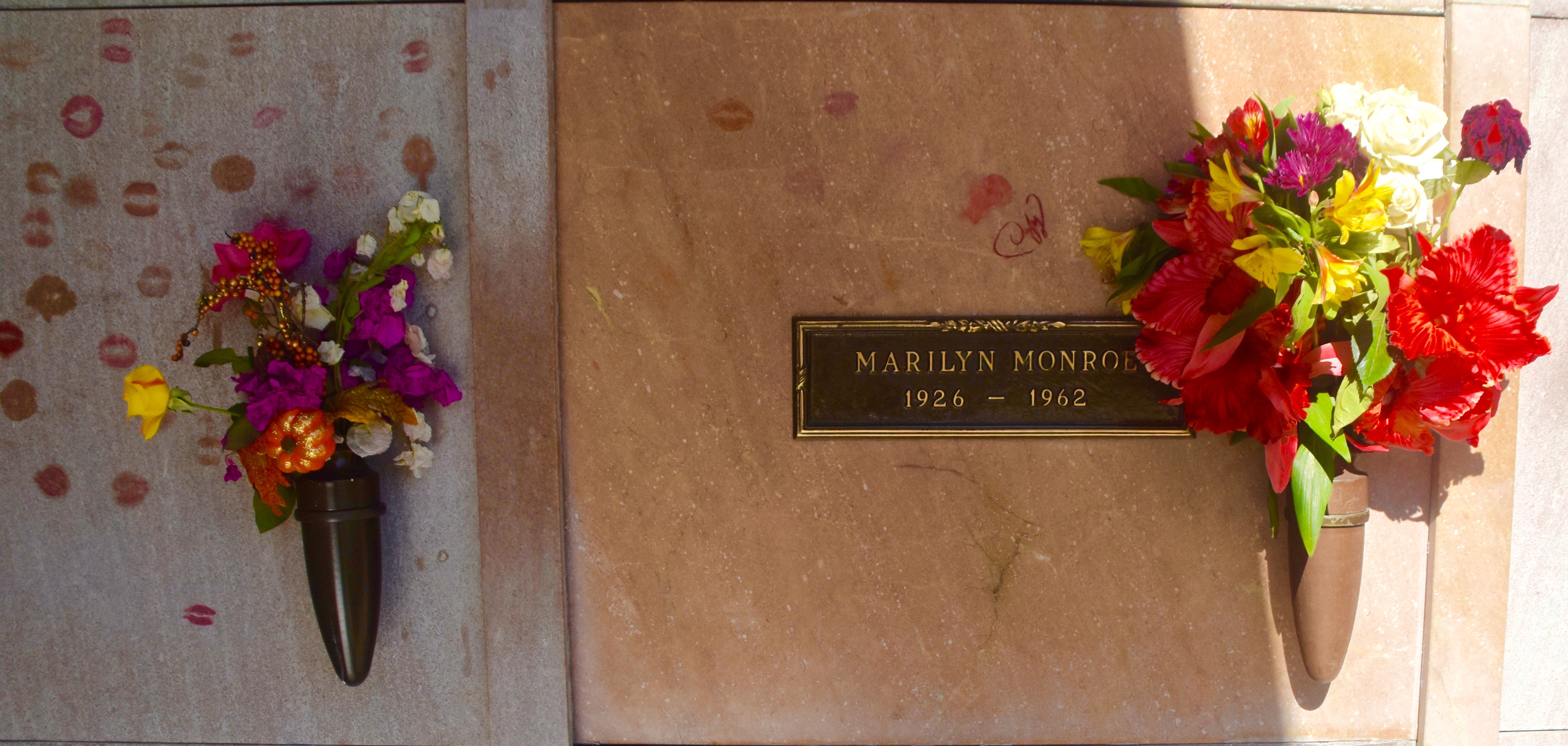 Marilyn Monroe, Westwood Village Cemetery