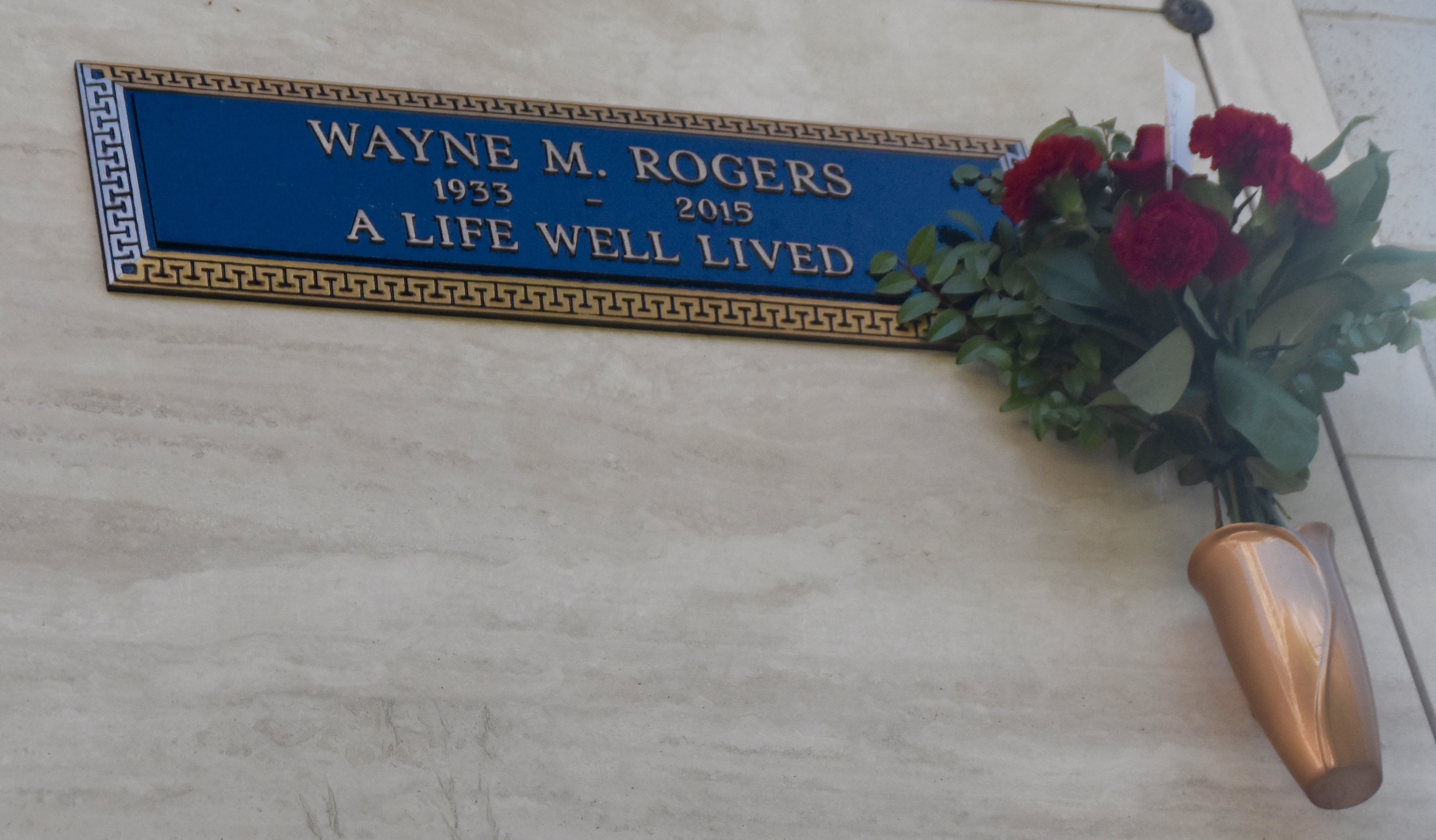 Wayne Rogers, Westwood Village Cemetery