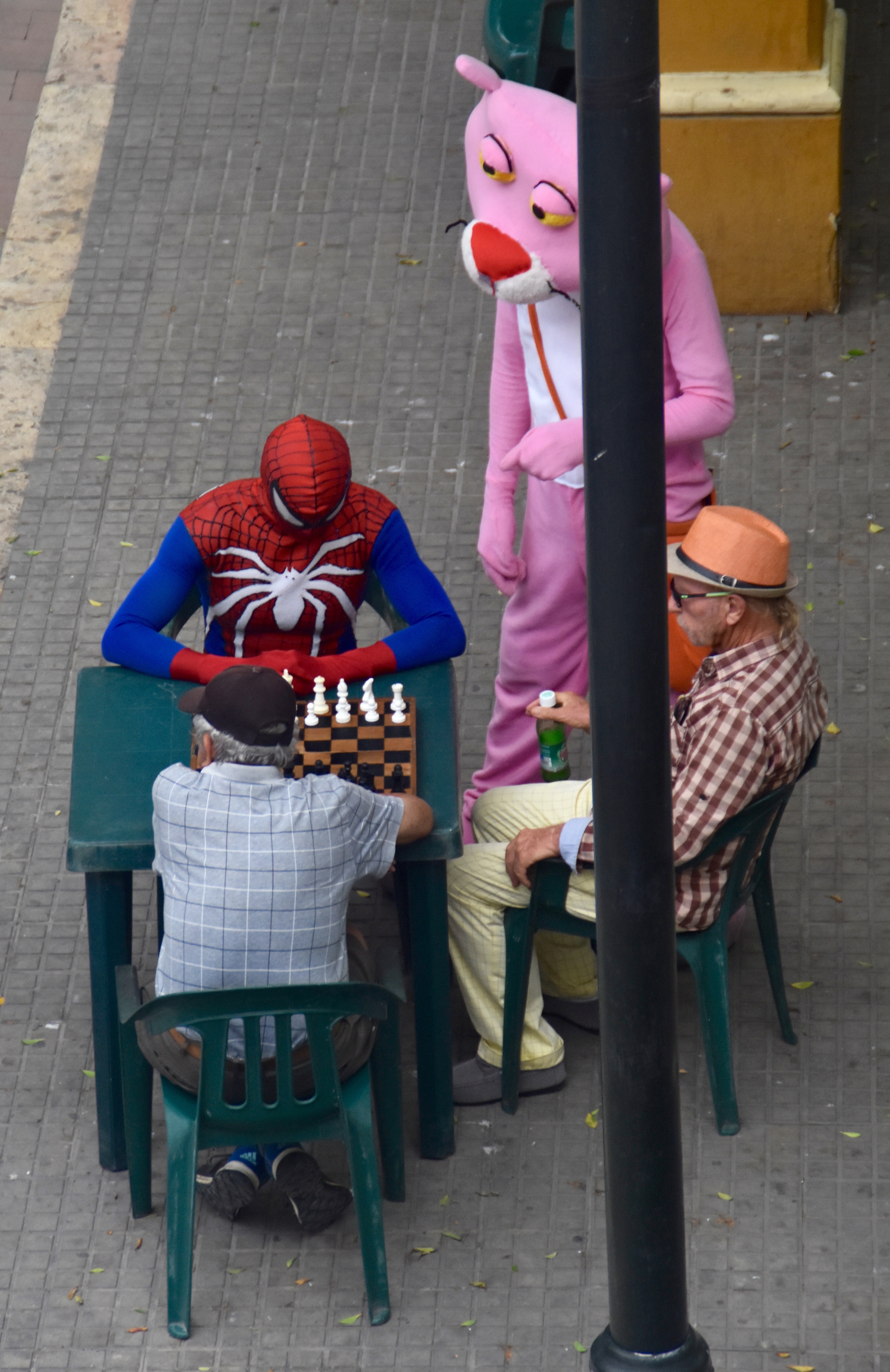 Playing Chess with Spiderman, Cartagena