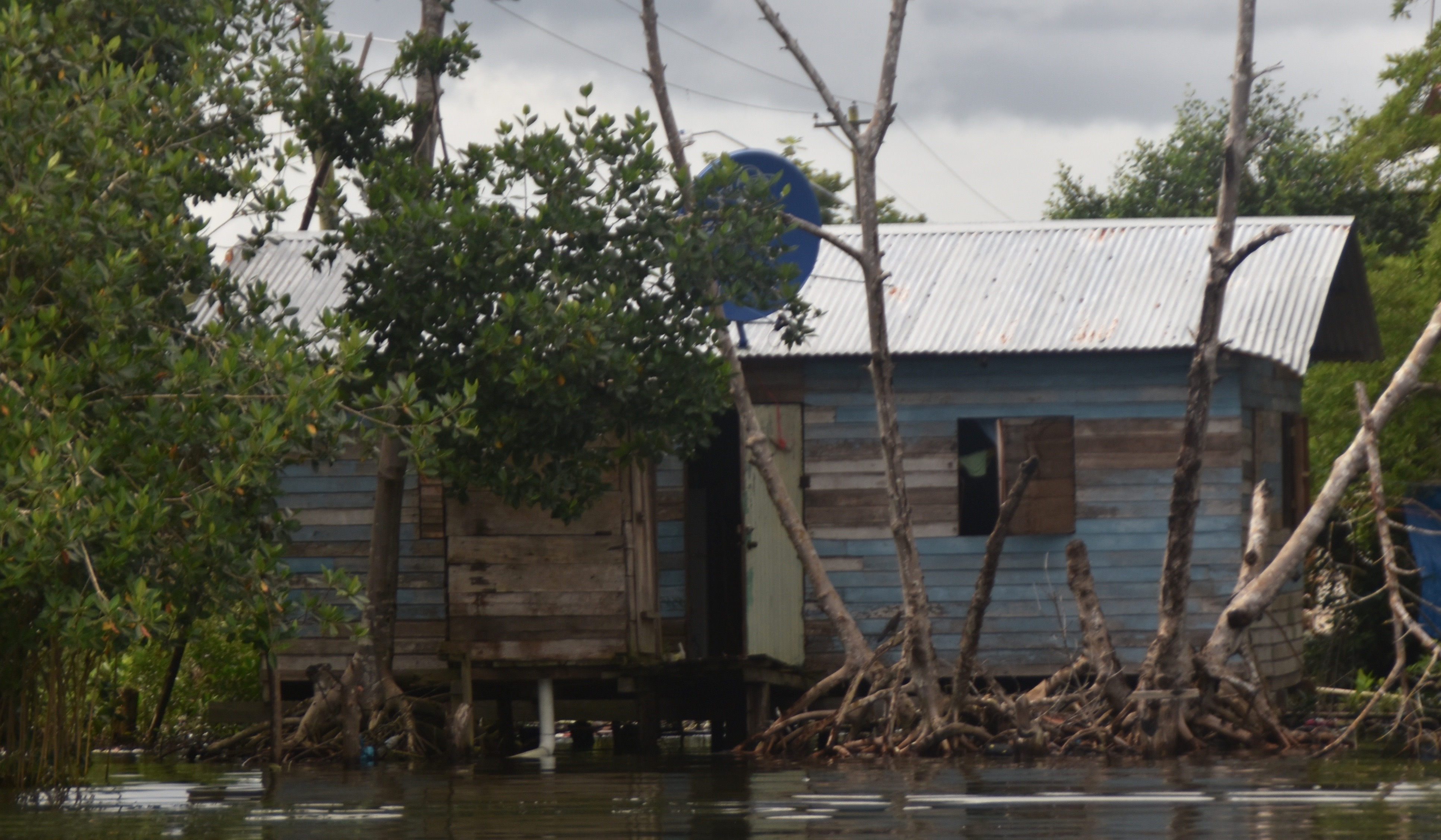 Shack with Direct TV, Bocas del Toro