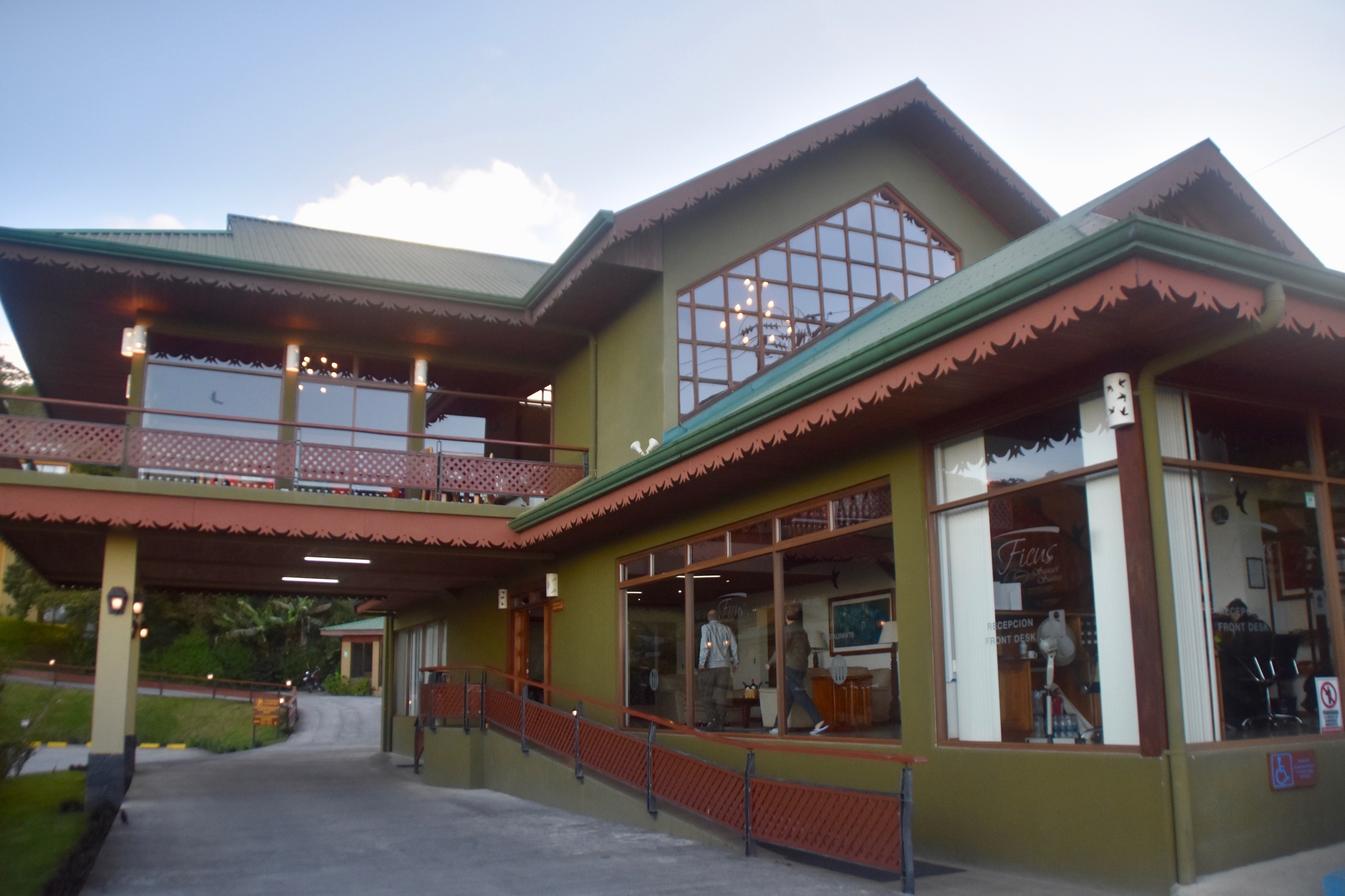 Ficus Office and Restaurant. Monteverde
