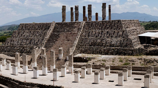 The giant Toltec warriors of Tula - East West Quest