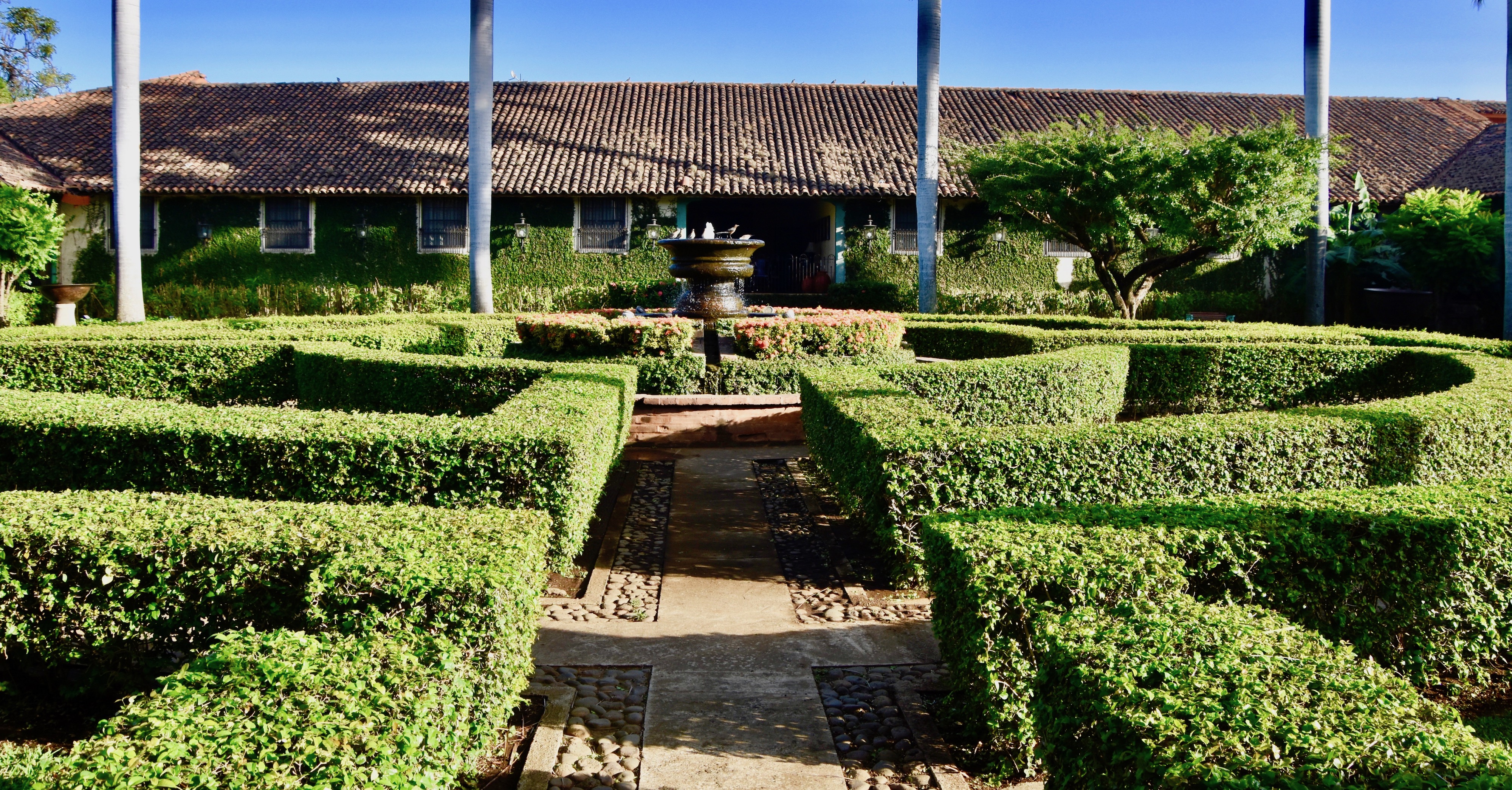 El Convento Courtyard, Leon