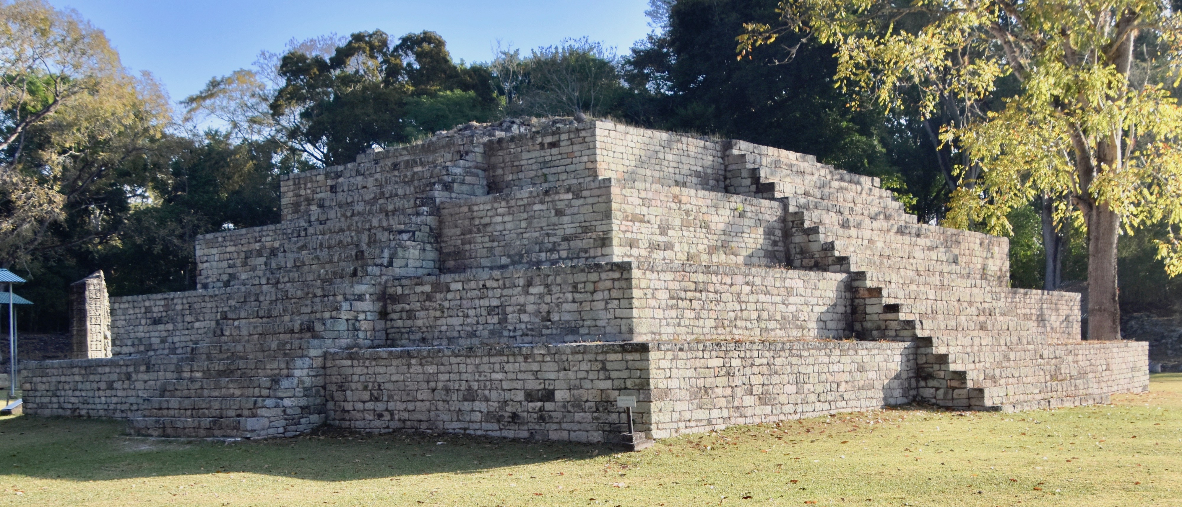 Structure 4, Copan