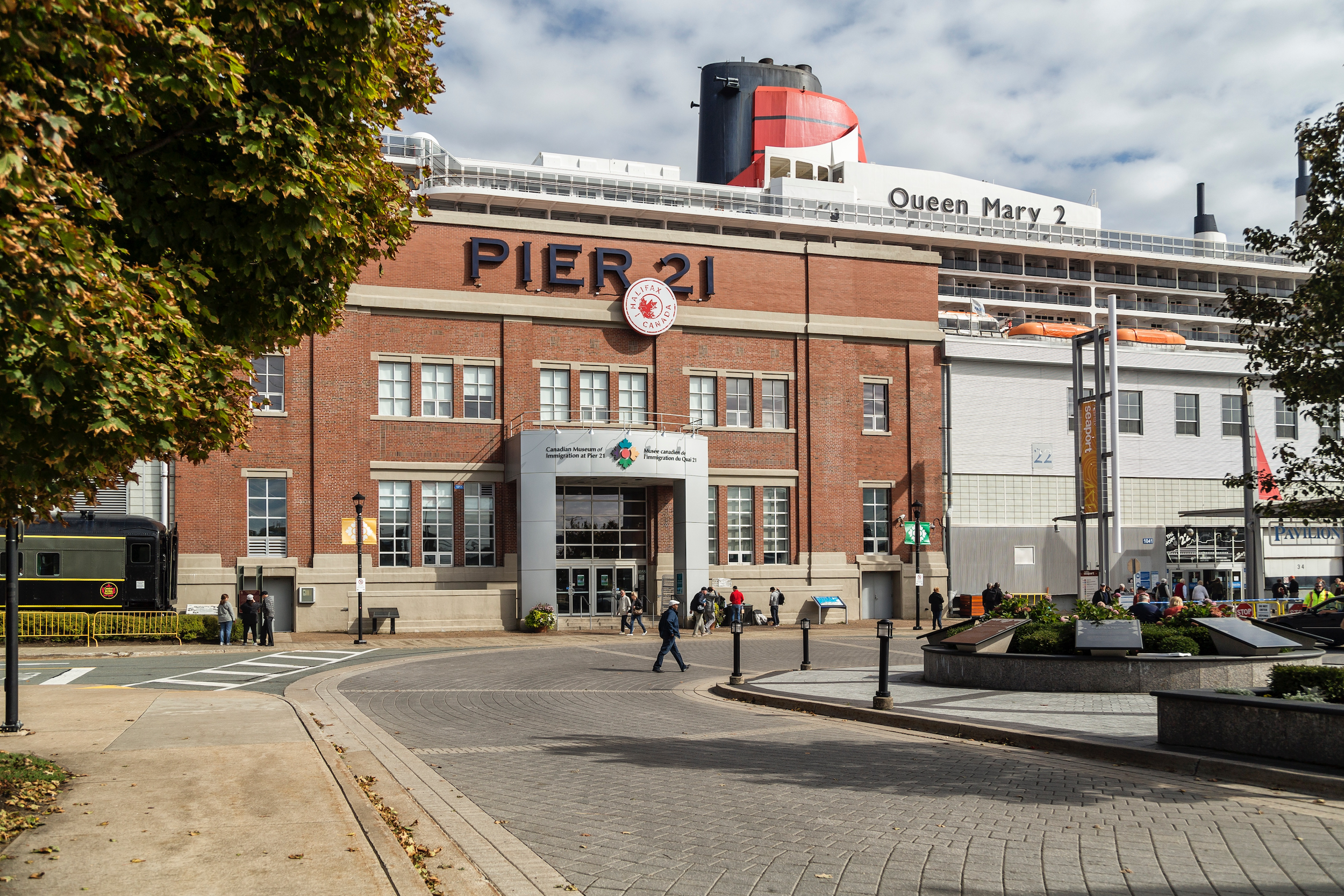 Photo of Pier 21 with Queen Mary