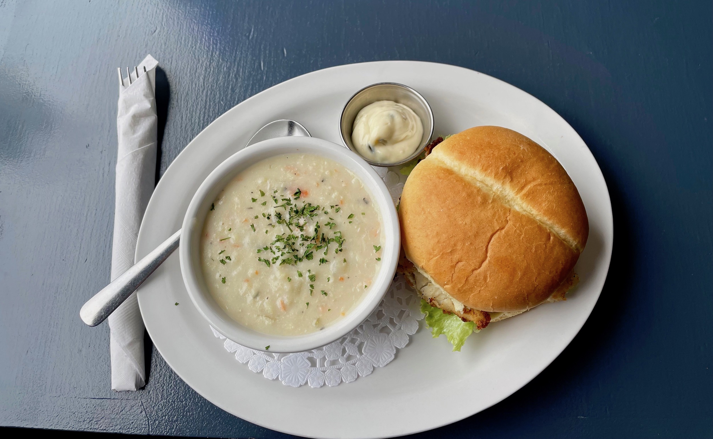 Seafood Chowder & Fishburger, Seaside Restaurant