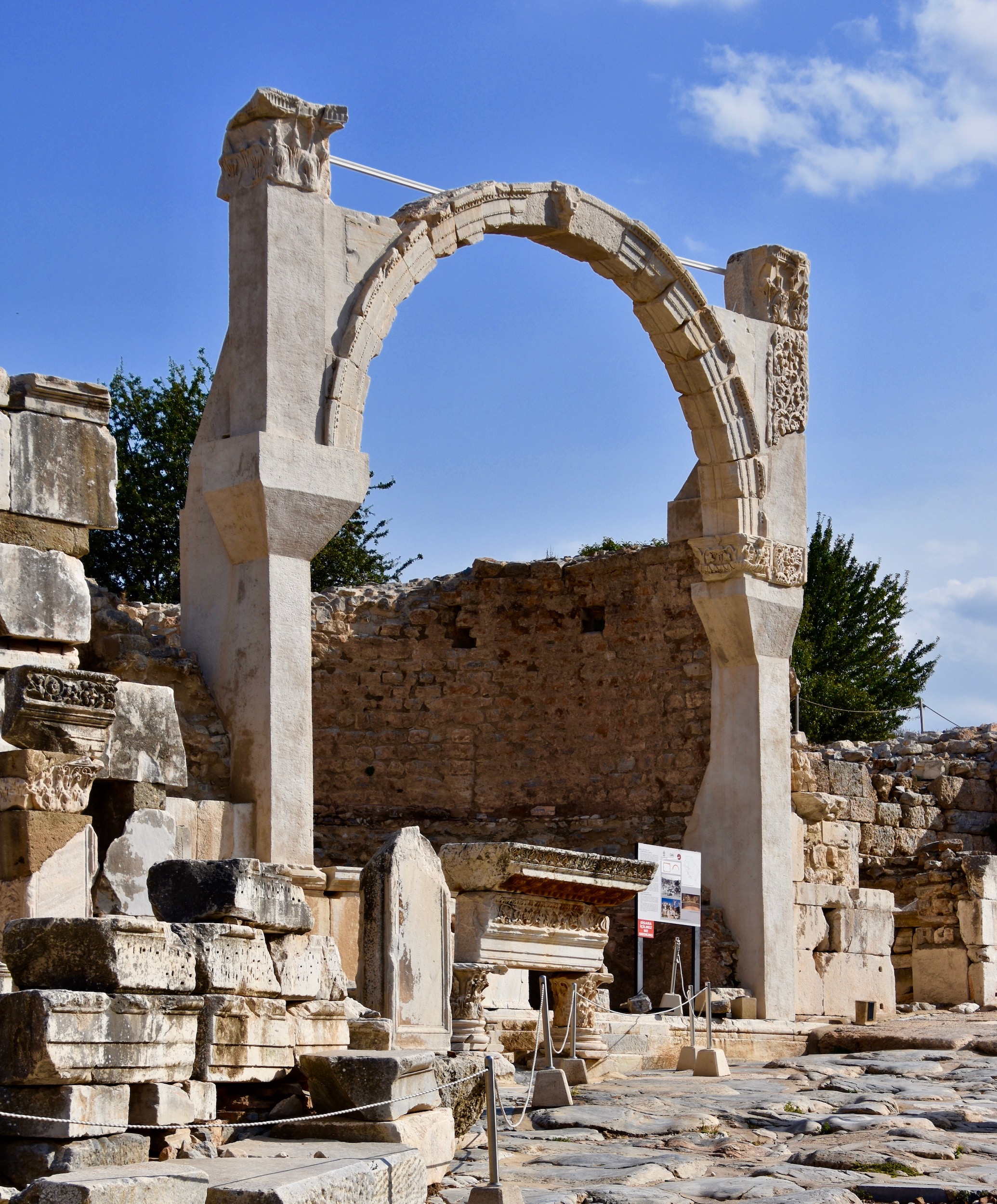 Fountain of Pollio, Ephesus