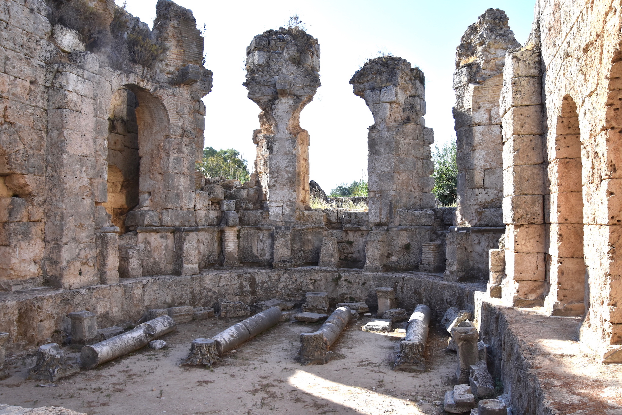 Southern Baths Tepiderium, Perge