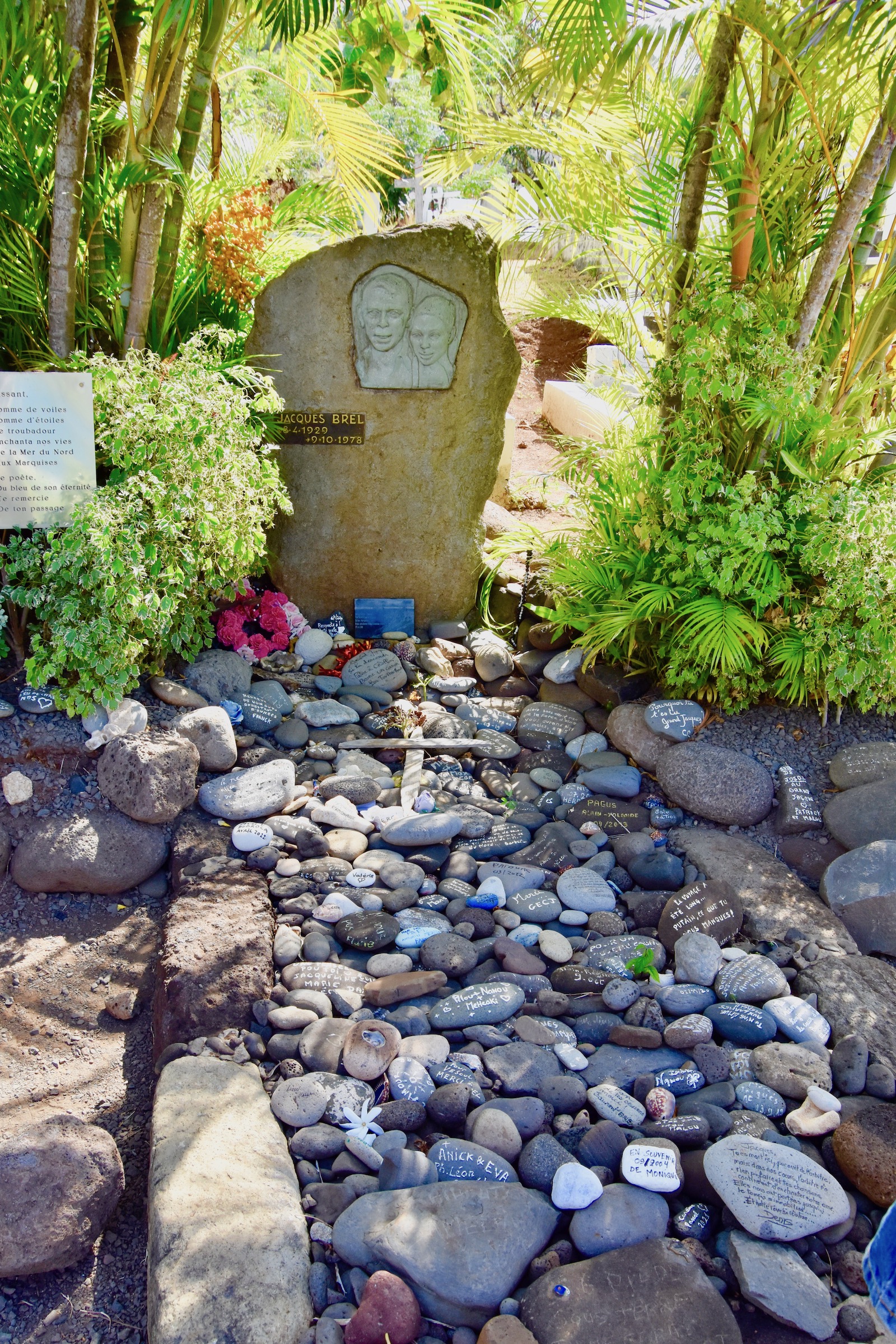 Grave of Jacques Brel, Hiva Oa