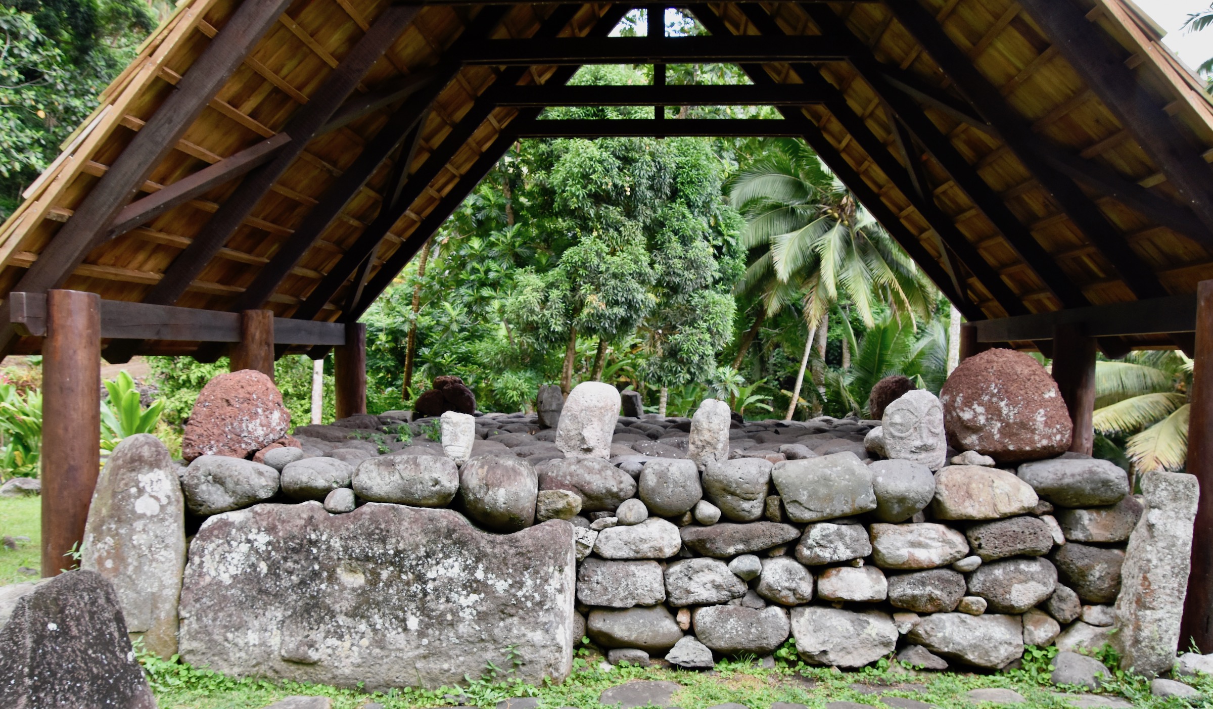 Sacraficial Altar, Puamau