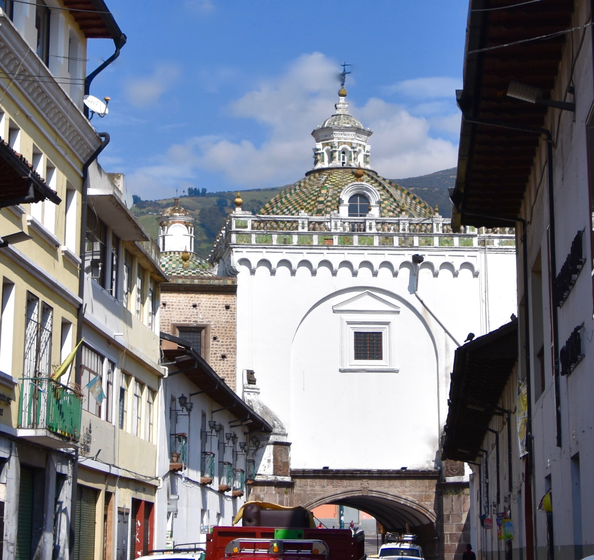 Arch of Santo Domingo, Quito