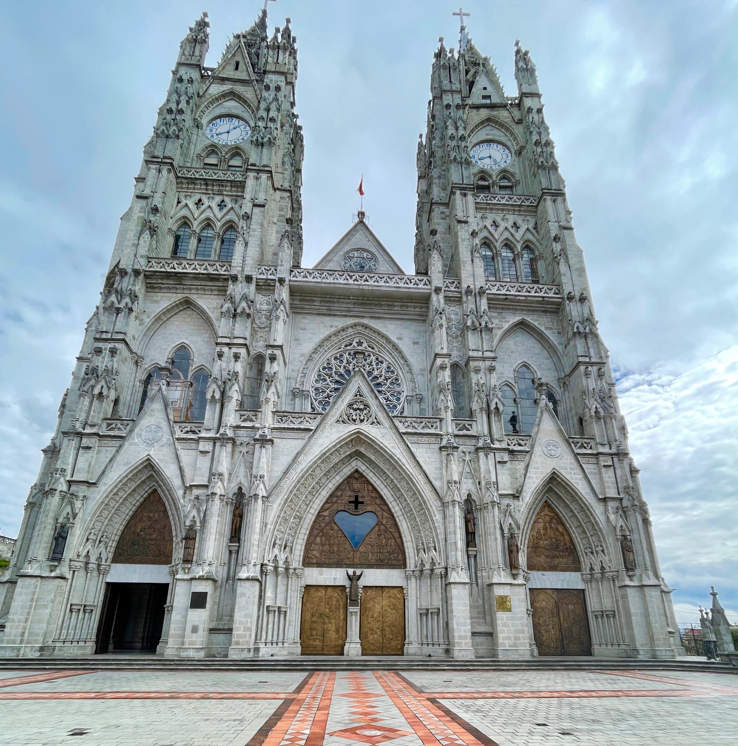 Quito Highlights - The National Basilica