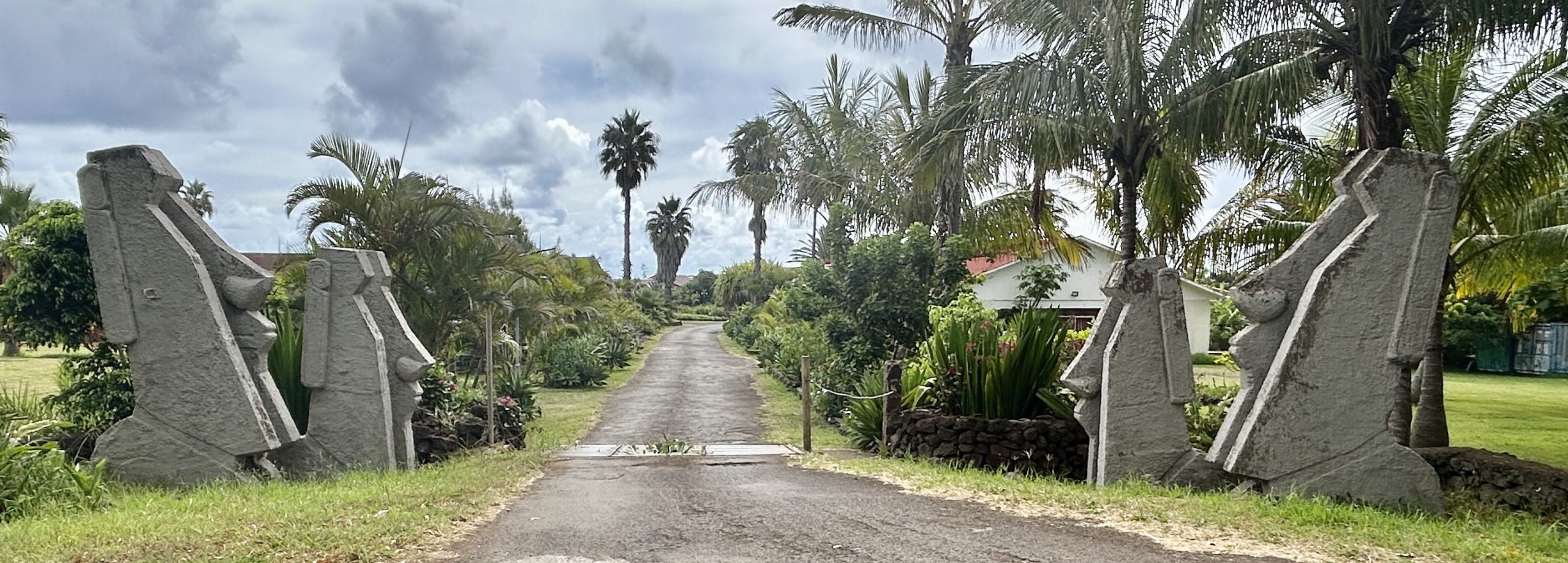 Iorana Hotel Entrance, Rapa Nui