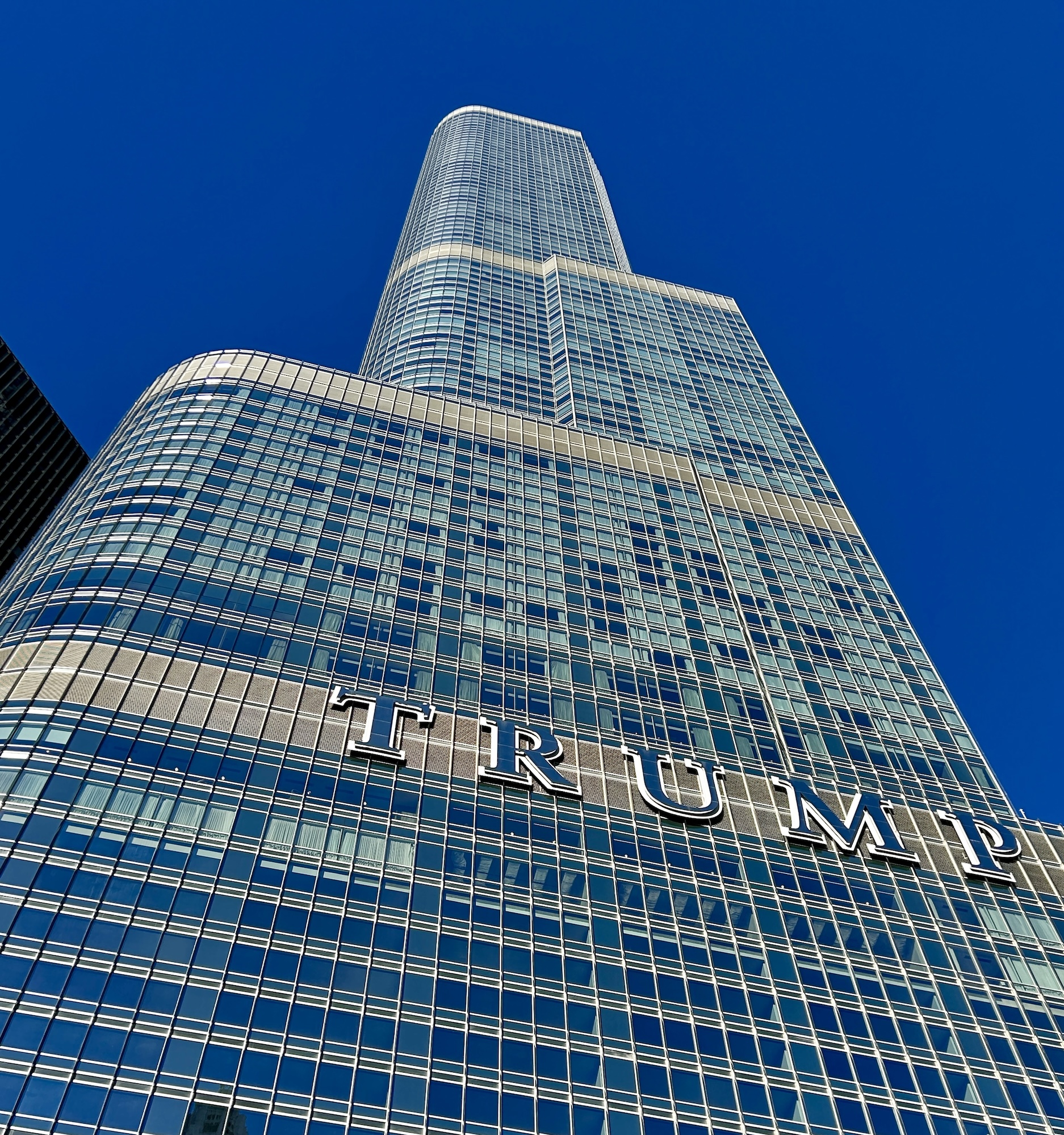 Trump Tower from the Chicago River