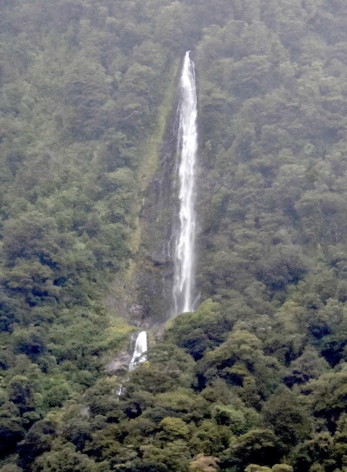 Harris Falls , Te Wahipounamu