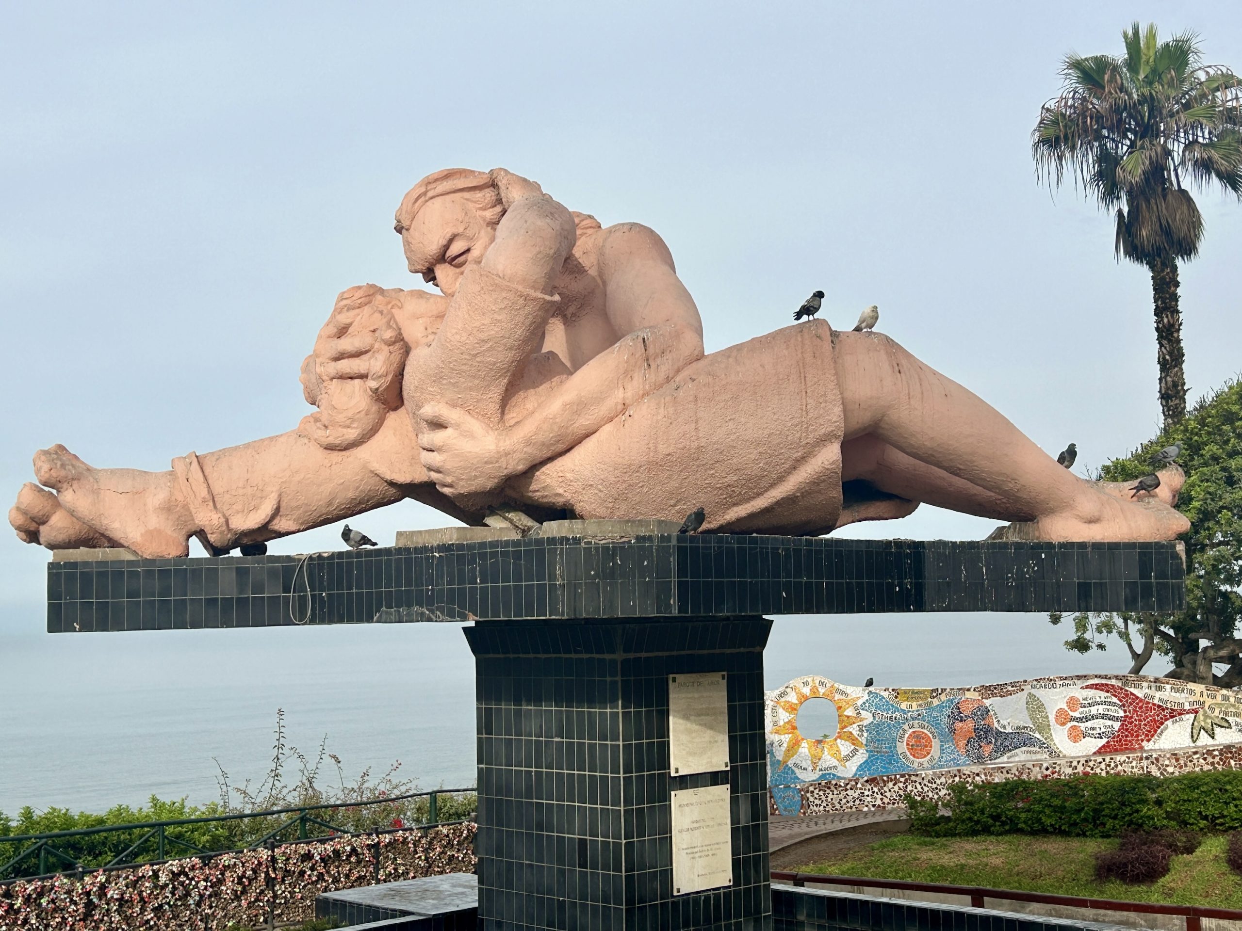 El Beso, Miraflores