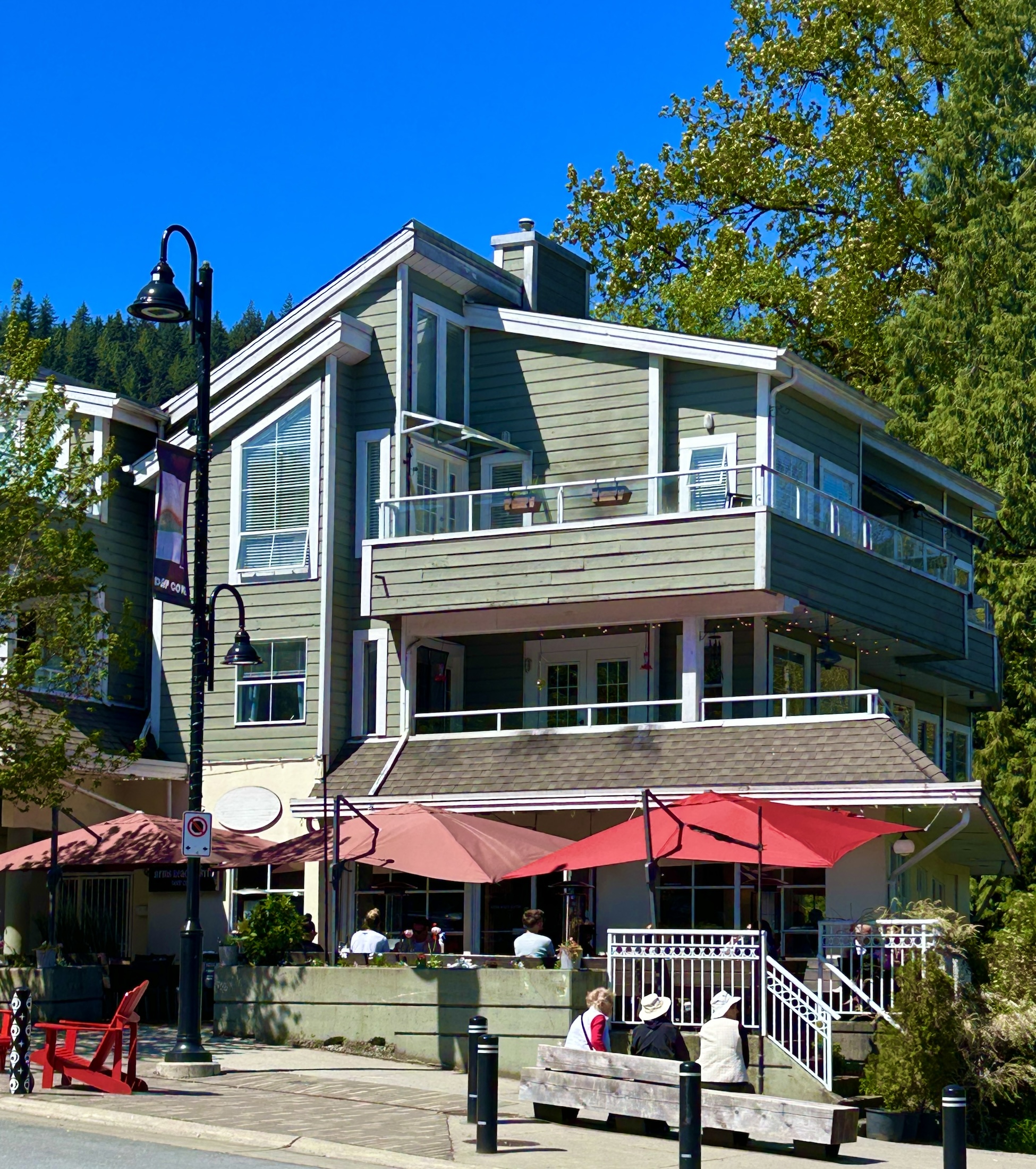 Arms Reach Bistro on Vancouver's North Shore