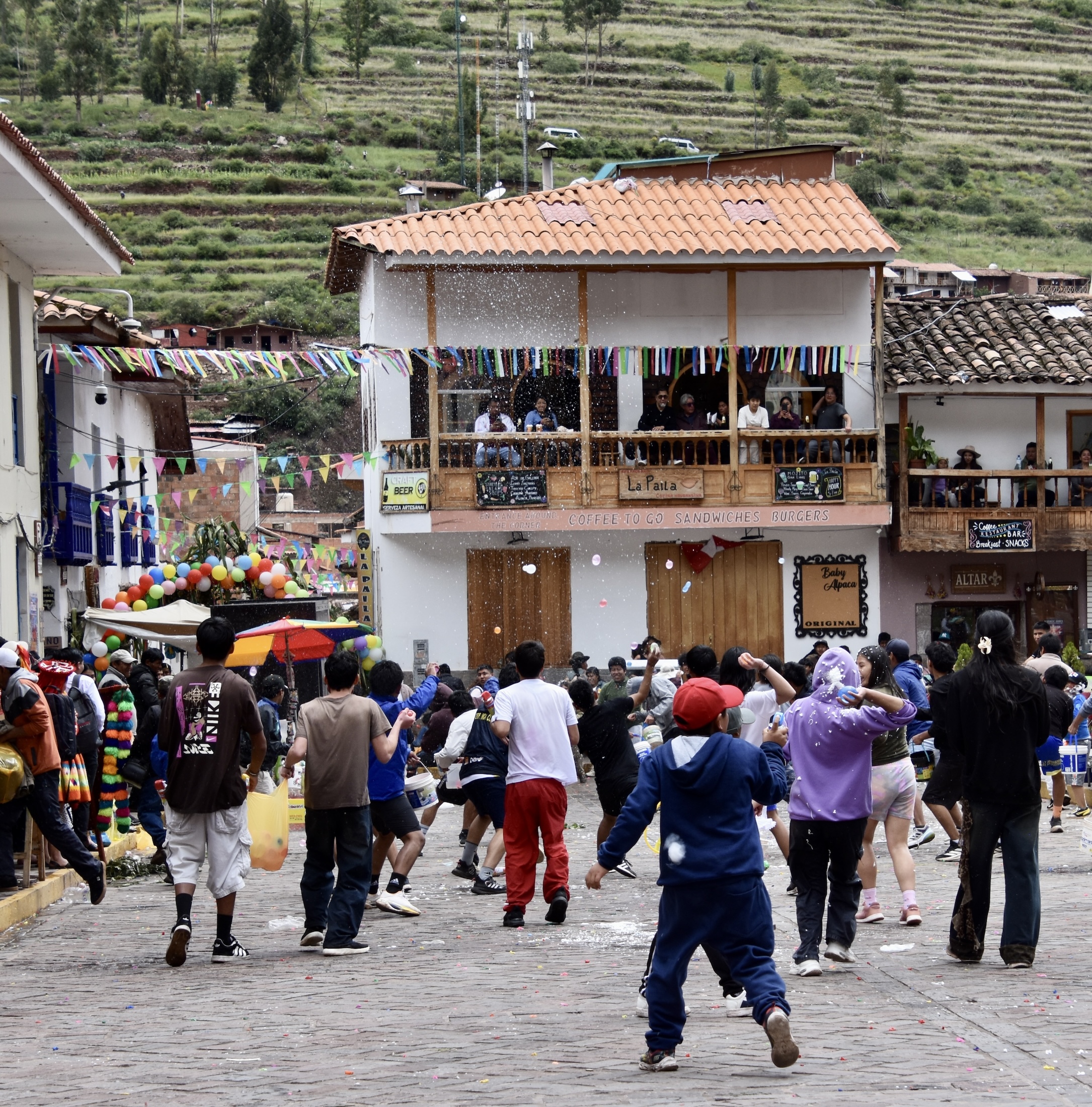 Balloon Battle in Pisac
