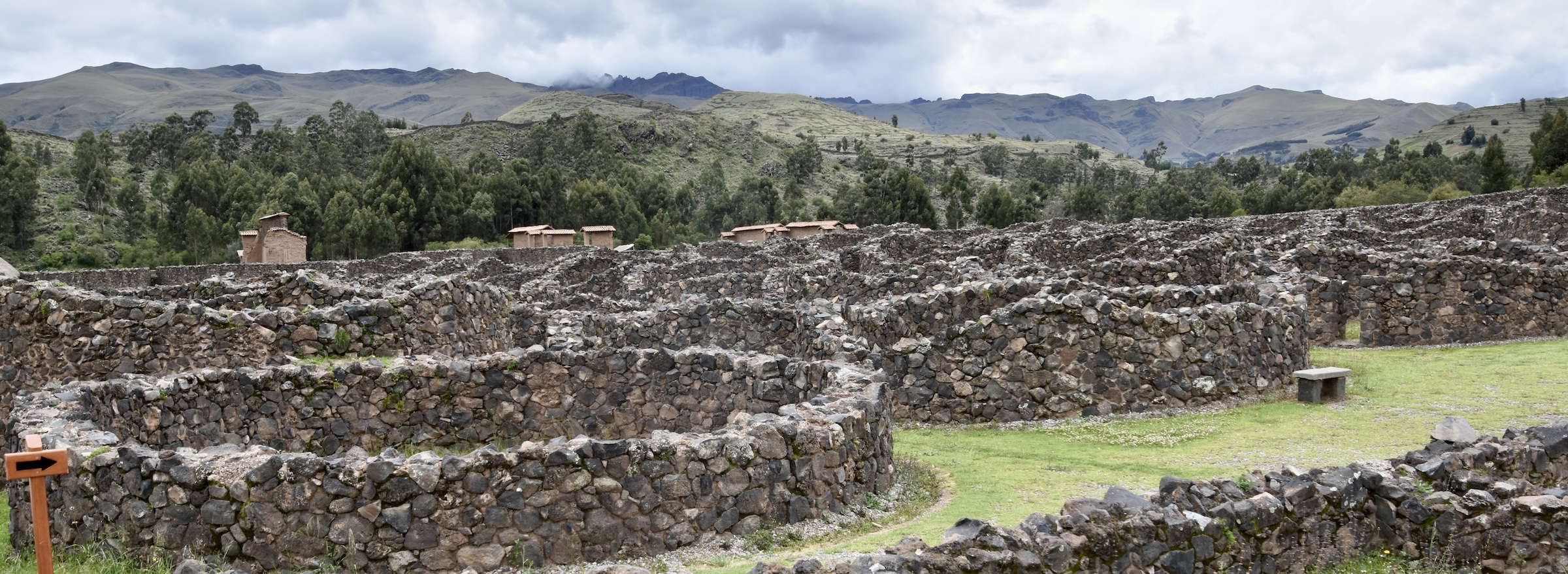 Colcas at Raqchi